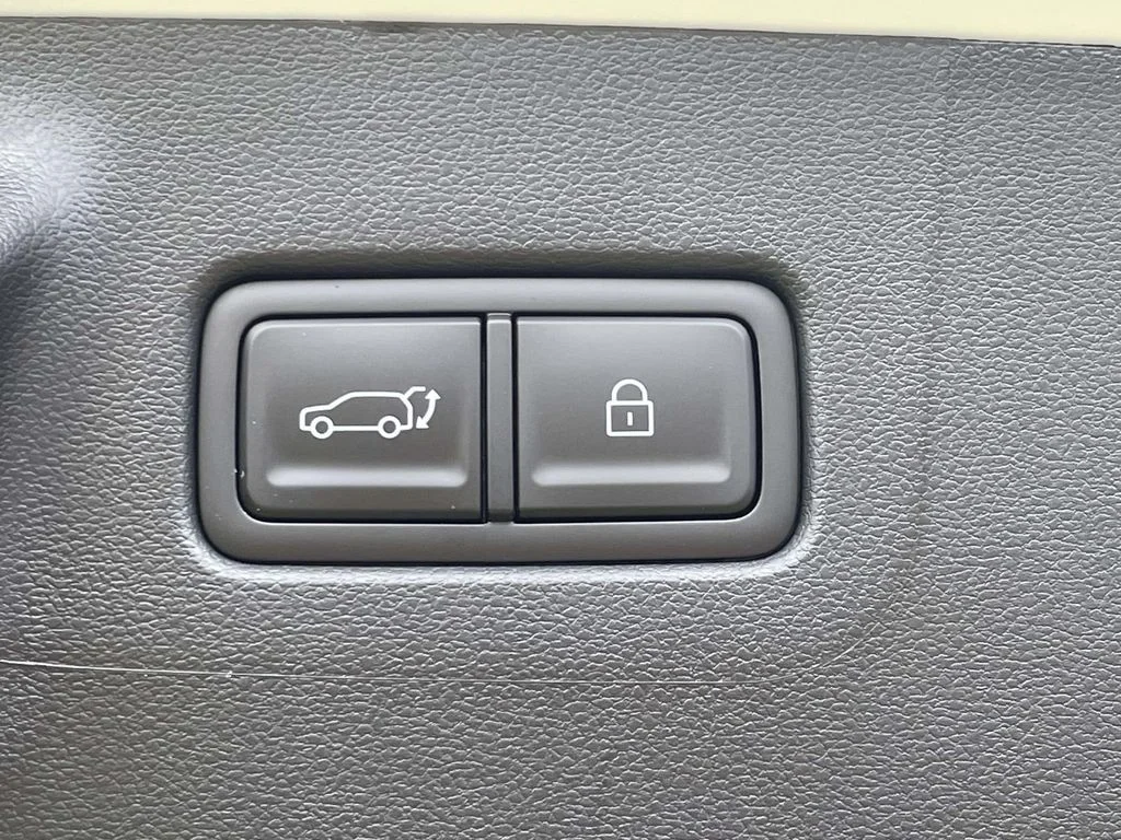 New 2026 Silver Hyundai SEL image 10