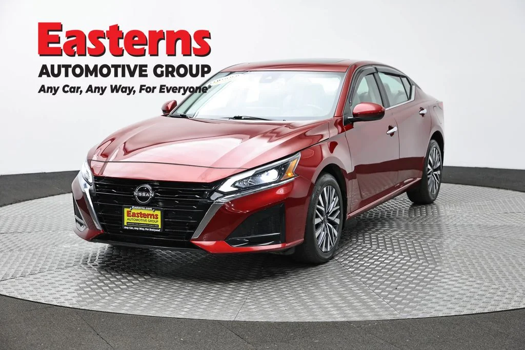 Used 2023 Red Nissan 2.5 SV image 1
