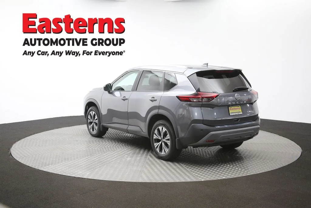 Used 2023 Gray Nissan SV image 65