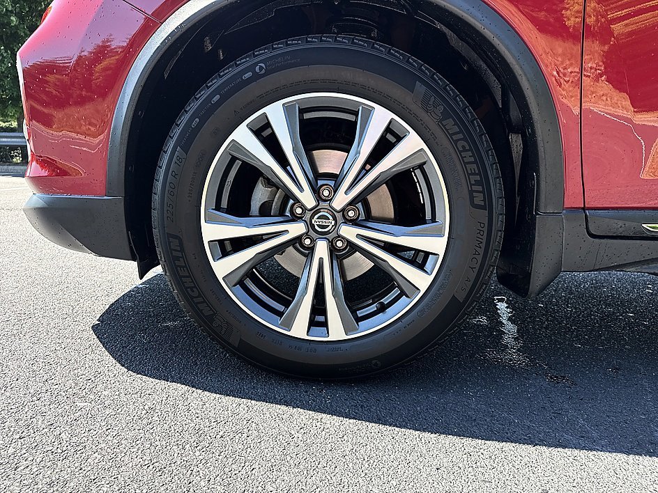 Used 2017 Palatial Ruby Nissan SL image 9