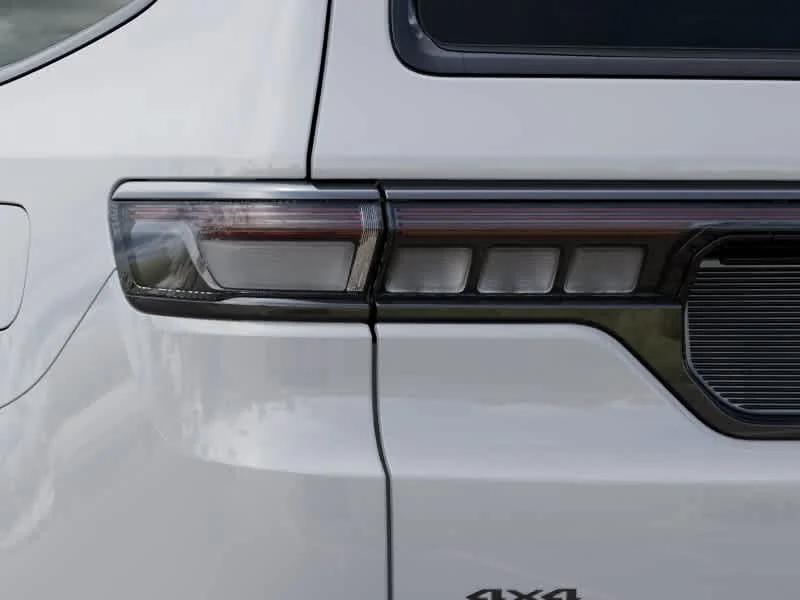 New 2026 Bright White Clear-Coat Exterior Paint Jeep Limited Altitude image 9