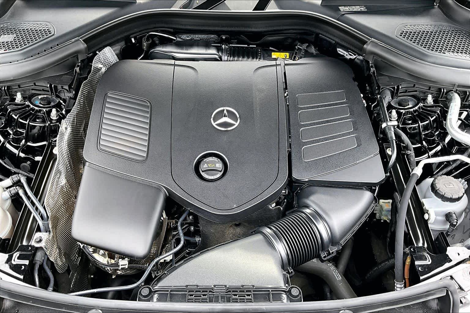 Used 2023 Black Mercedes-Benz GLC 300 image 33
