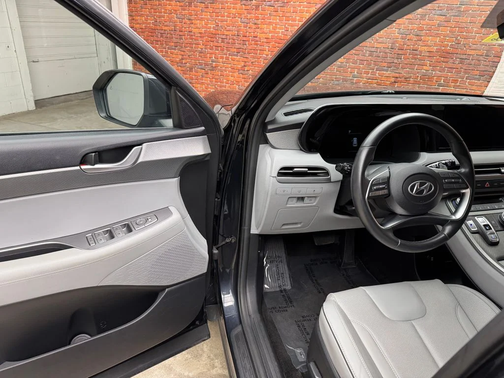 Certified Used 2025 Moonlight Hyundai SEL image 8
