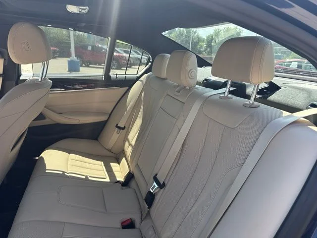 Used 2022 Blue BMW 530i xDrive image 12