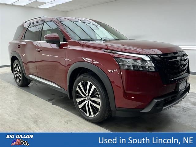 Used 2024 Scarlet Ember Nissan Platinum image 3