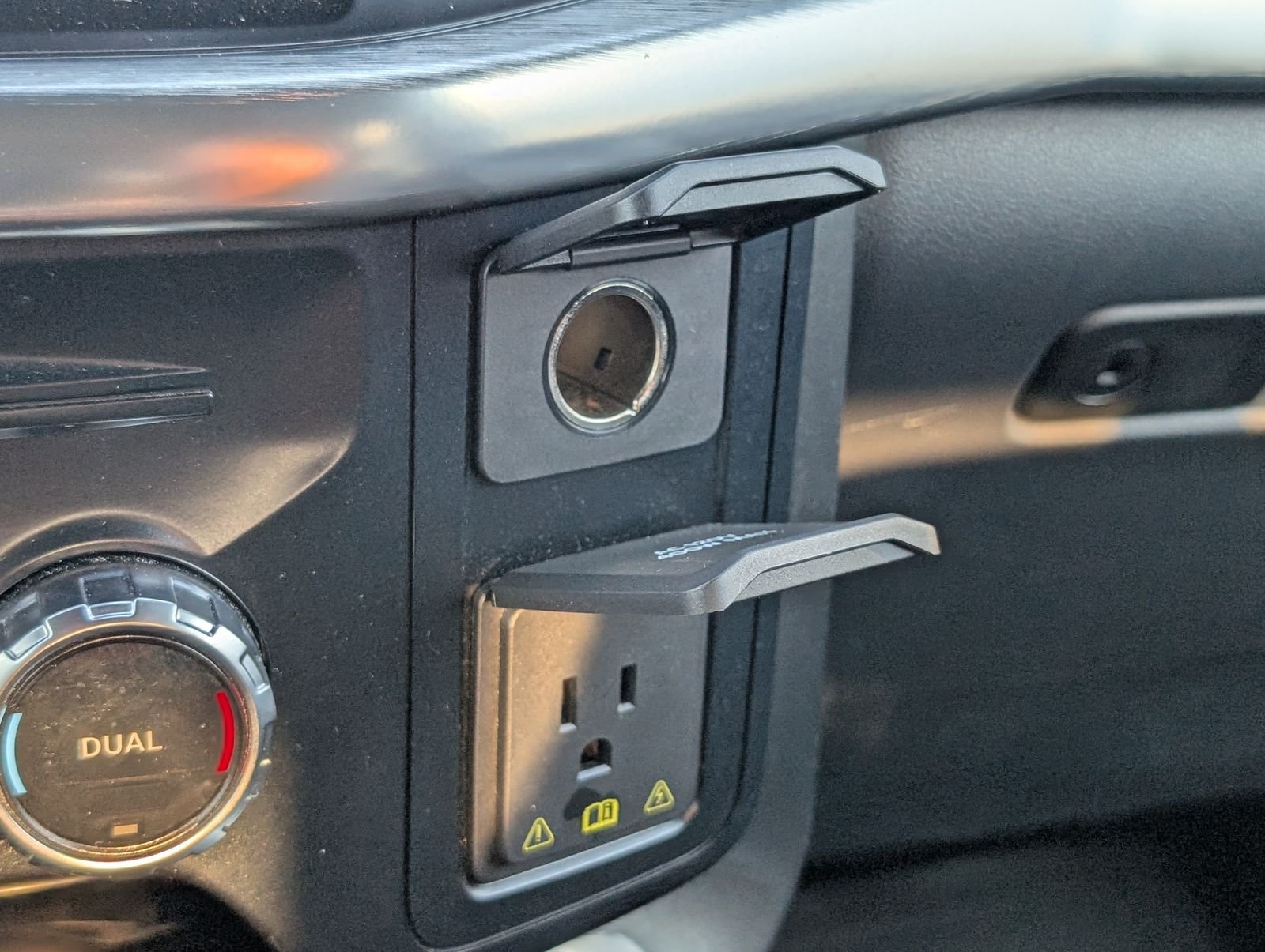 Used 2023 Oxford White Ford Lariat image 22
