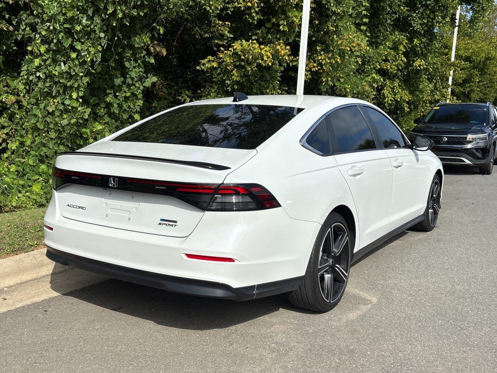 Used 2024 Platinum White Pearl Honda Sport image 5
