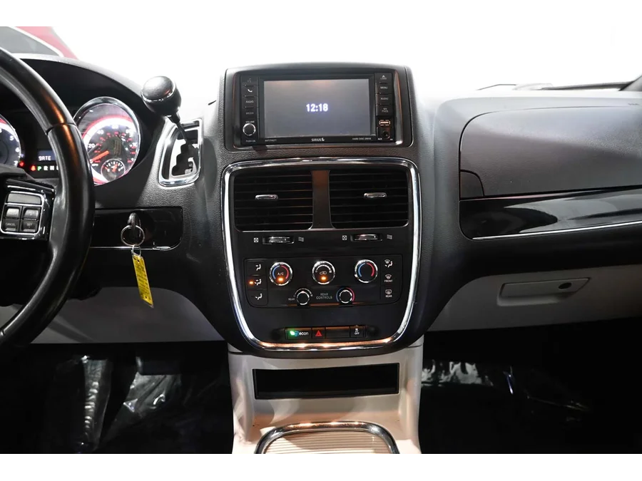 Used 2020 RED Dodge SXT Mobility Handicap Van image 24