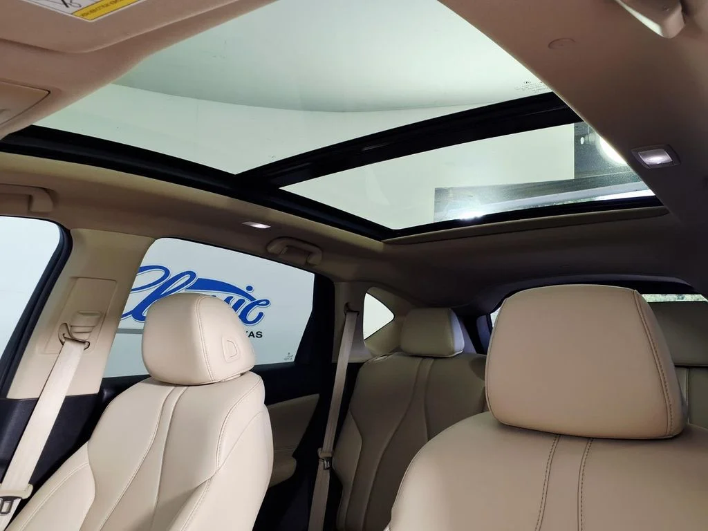 Used 2020 White Acura Base image 15