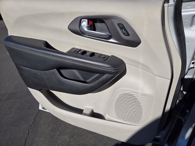 Used 2024 Silver Chrysler Touring L image 16