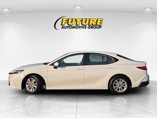 Used 2025 White Toyota LE image 7