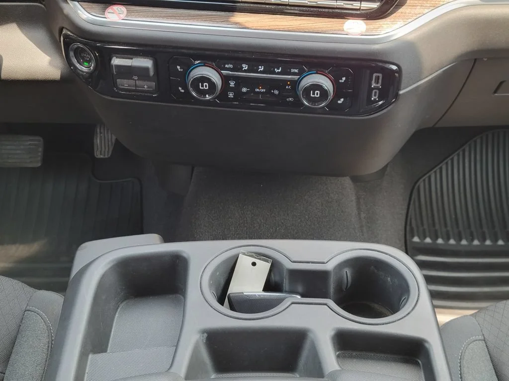 Used 2025 Summit White Chevrolet LT image 22