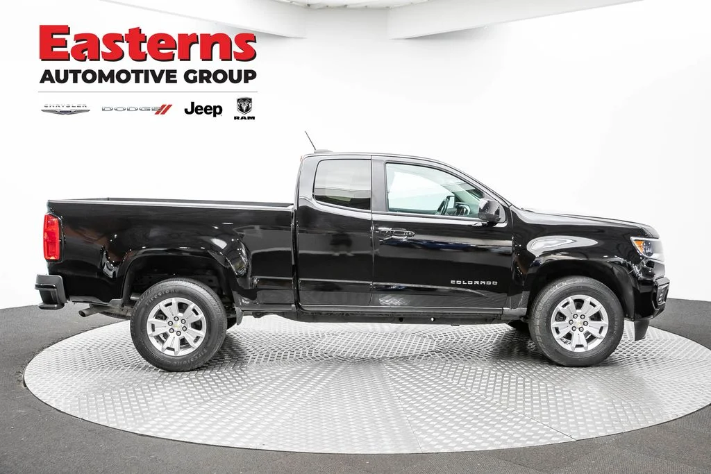 Used 2022 Black Chevrolet LT image 4