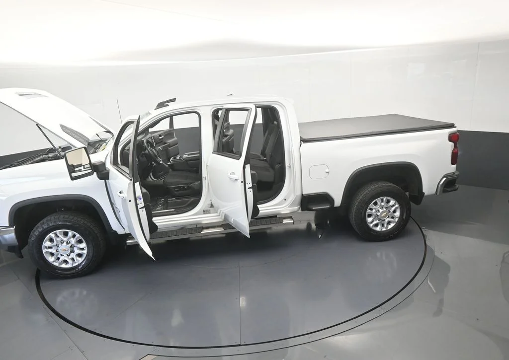 Used 2022 Summit White Chevrolet LT image 60