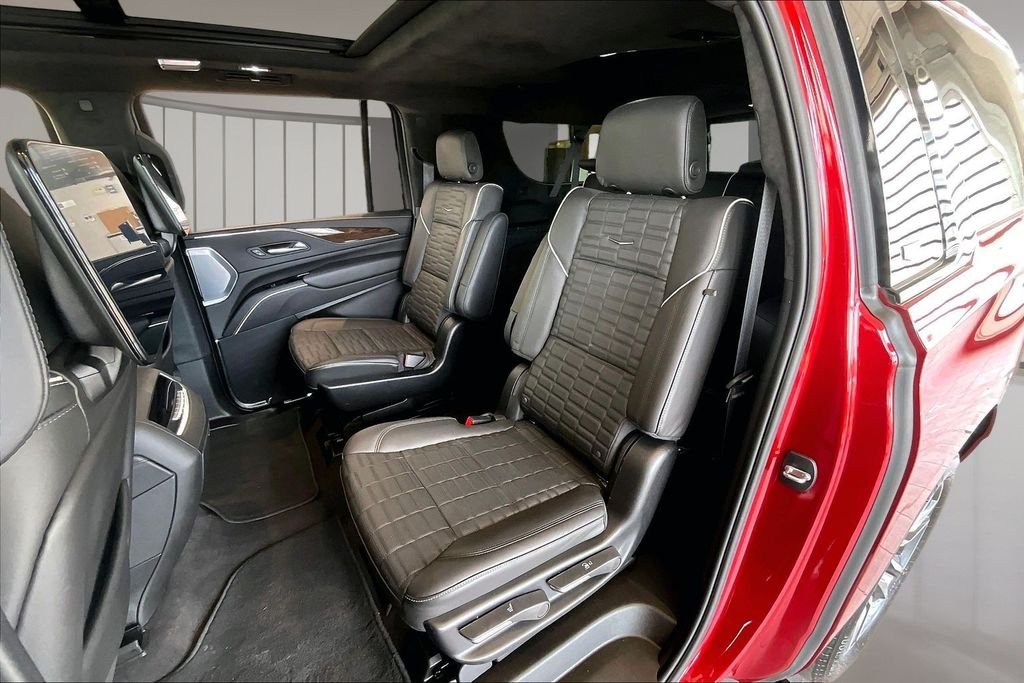 Used 2024 Red Cadillac Sport Platinum image 28
