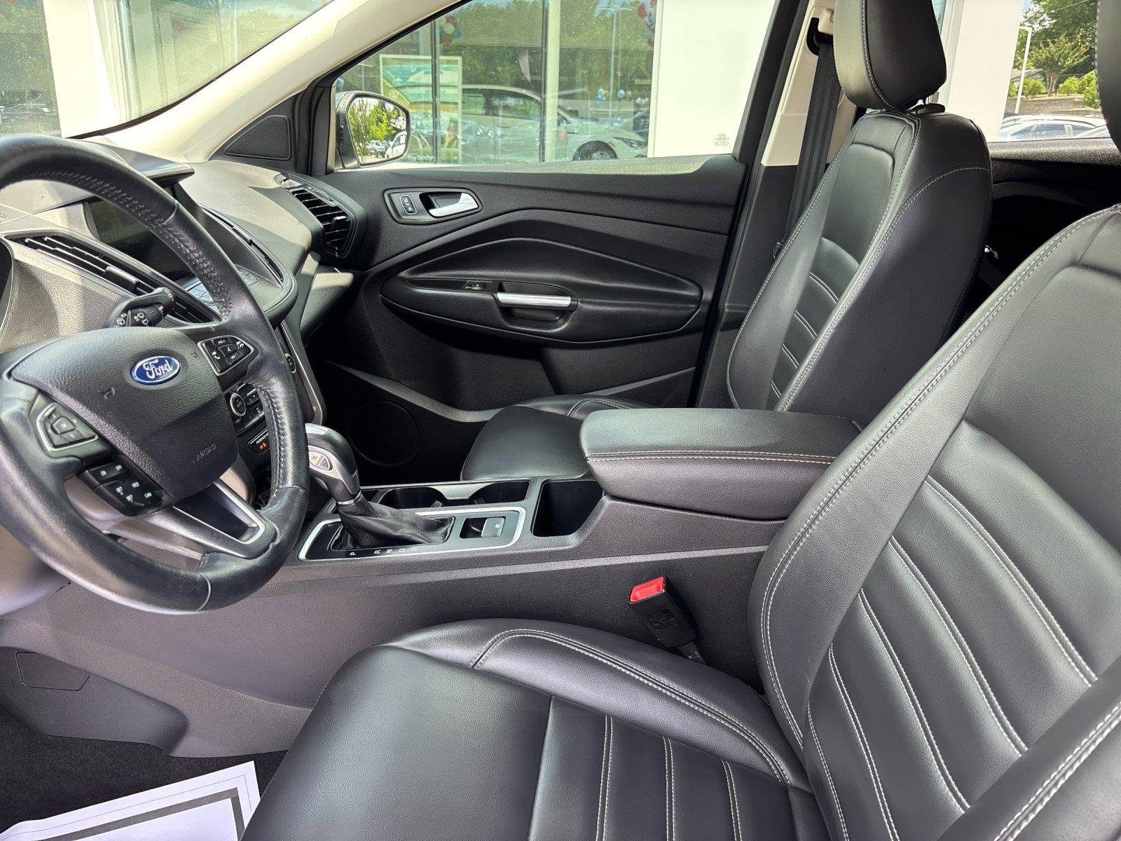 Used 2019  Ford SEL image 15