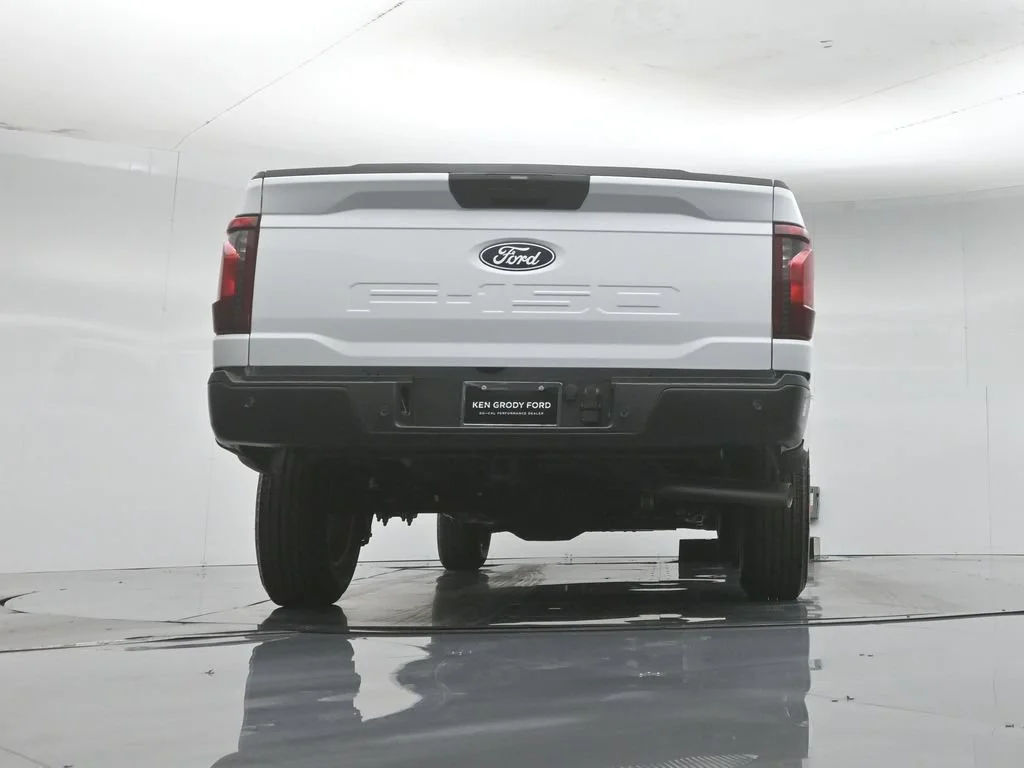 New 2026 White Ford XL image 39
