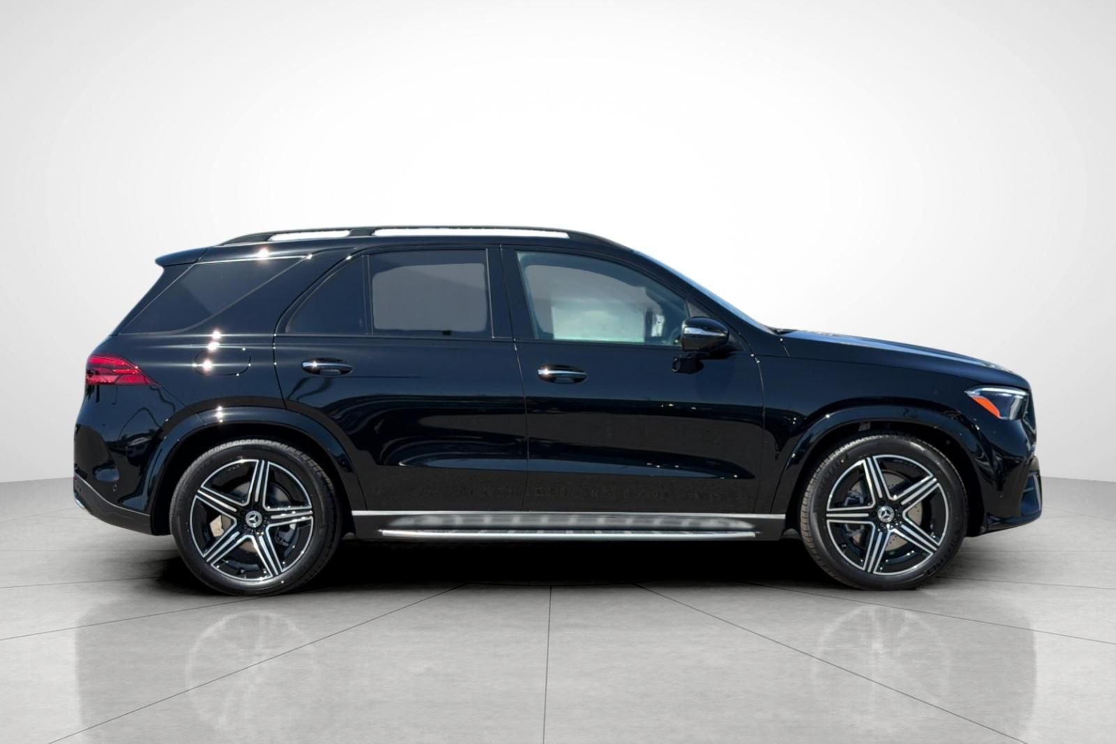 New 2026 Black Mercedes-Benz GLE 450 image 35