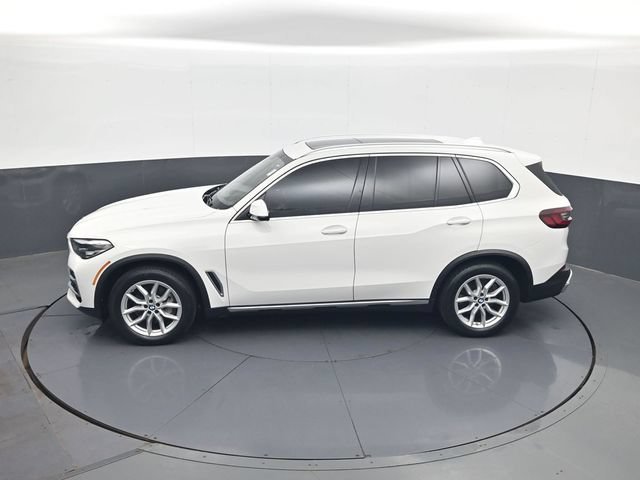 Used 2021 White BMW xDrive40i image 20