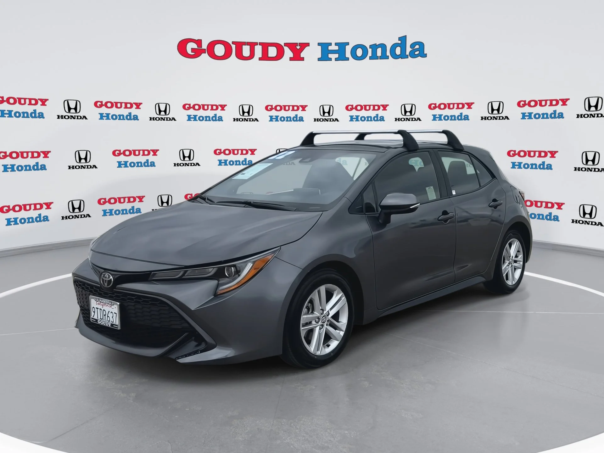 Used 2022 Magnetic Gray Metallic Toyota SE image 4