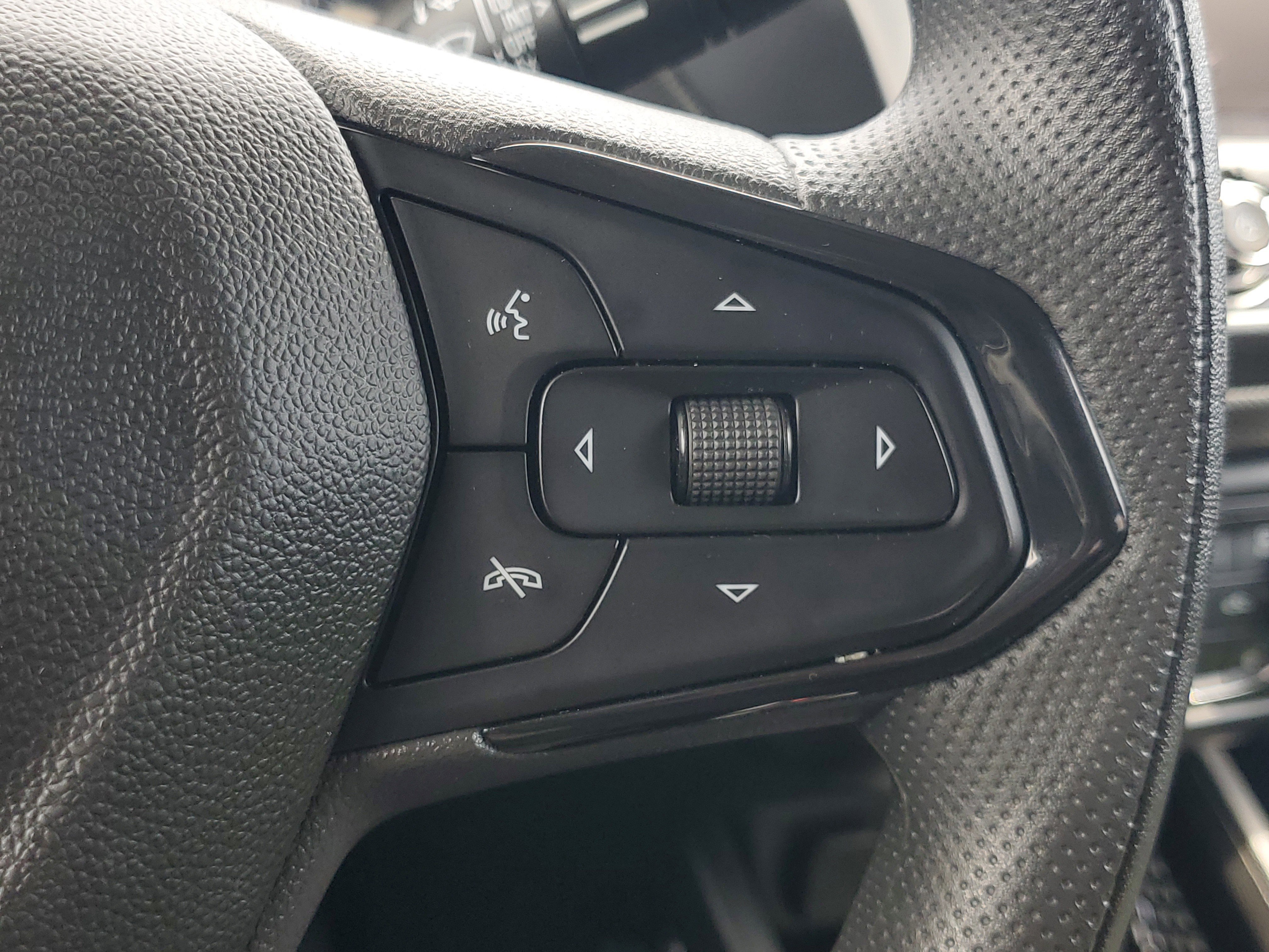 Used 2023 Summit White Chevrolet LT image 23