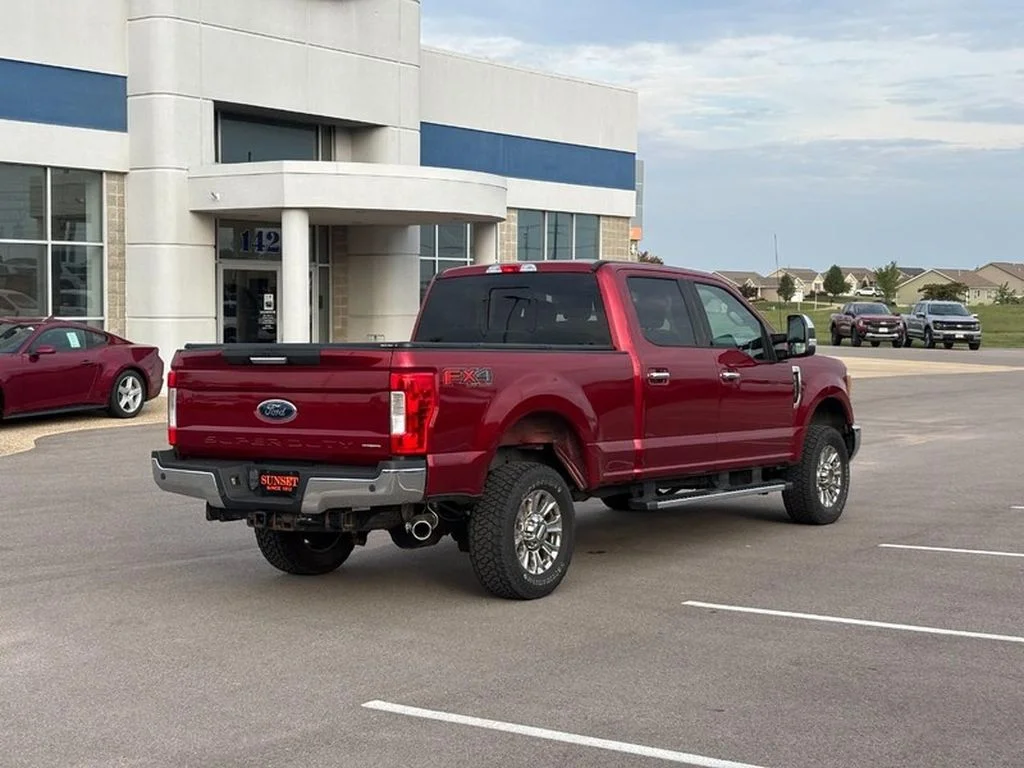Used 2017 Ruby Red Metallic Tinted Clearcoat Ford XLT image 3