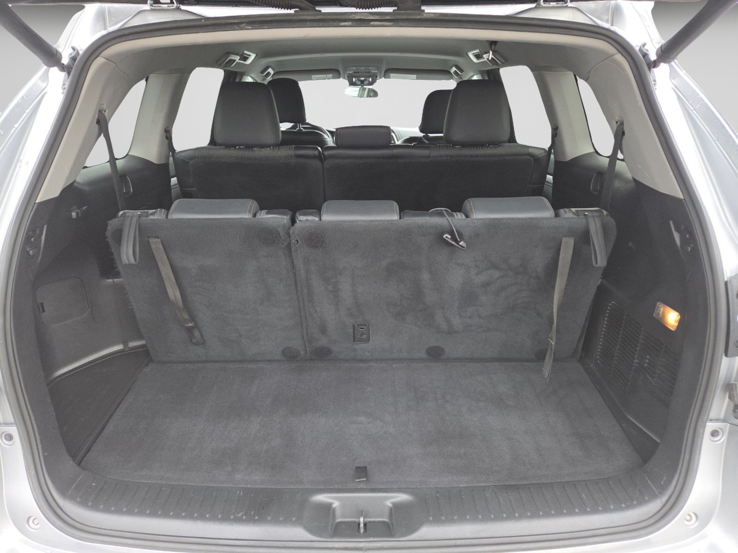 Used 2015 Silver Sky Metallic Toyota LE Plus V6 image 23