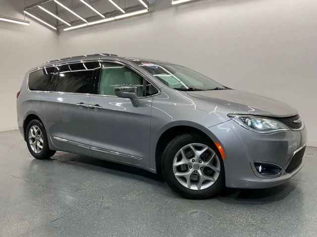 Used 2020 Chrysler Pacifica Limited with VIN 2C4RC1GGXLR130868 for sale in Middlesboro, KY