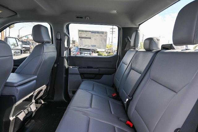 New 2026 Oxford White Ford F-350® XL image 42