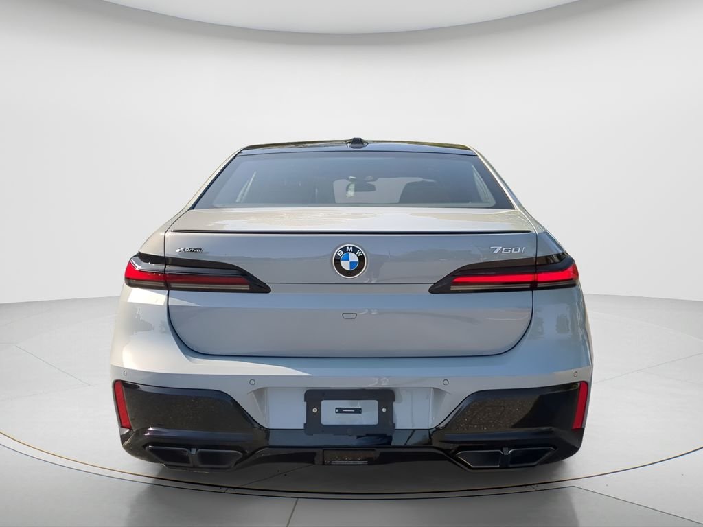 2025 BMW 7 Series 760i - Photo 6