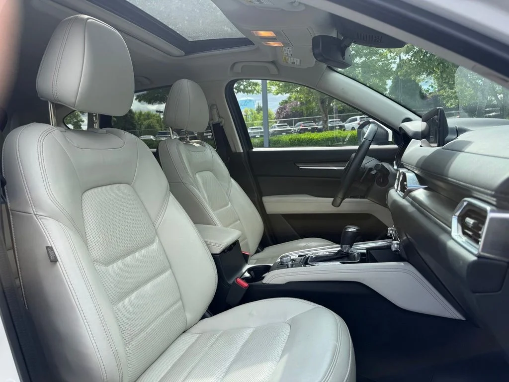 Used 2021 Snowflake White Pearl Mica Mazda Grand Touring image 25