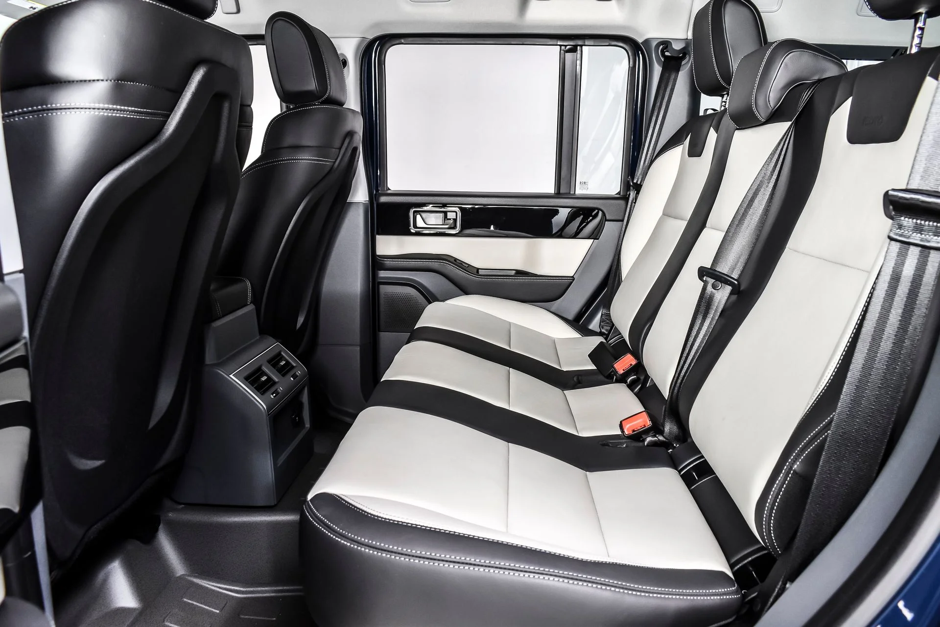 Used 2025 Britannia Blue INEOS Fieldmaster Edition image 15