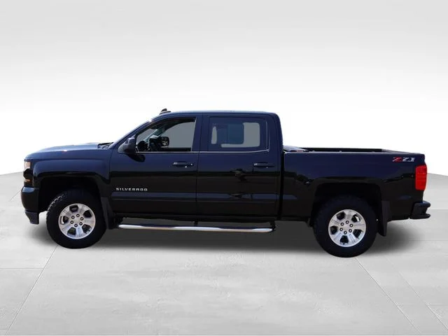 Used 2018 Black Chevrolet LT image 9