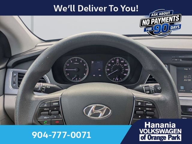 Used 2016 White Hyundai SE image 28