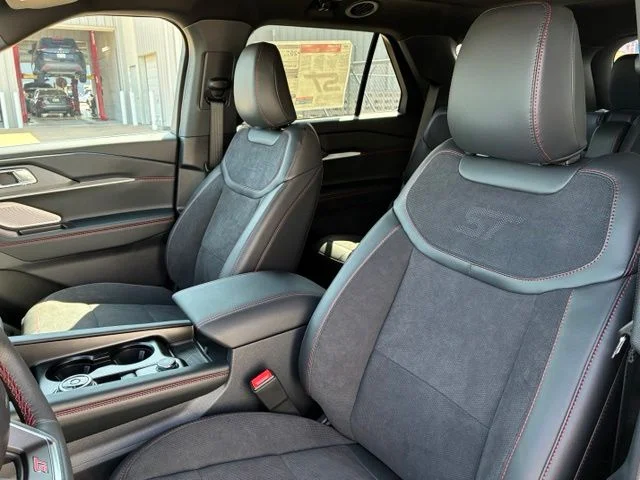 New 2026 Star White Metallic Tri-Coat Ford ST image 8