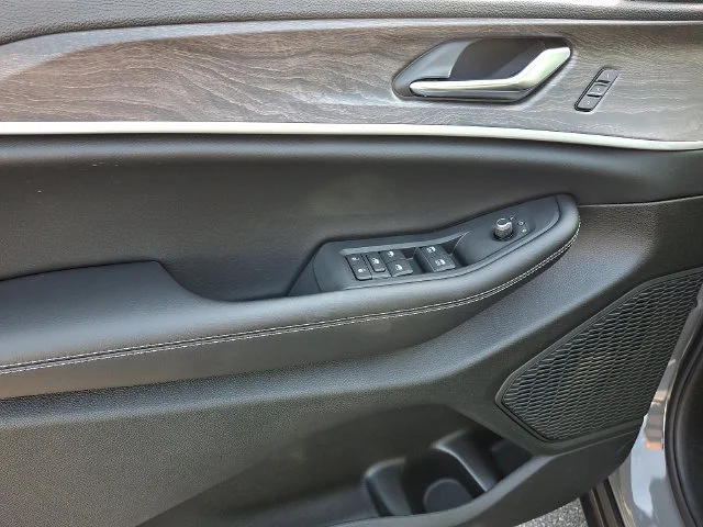 New 2027 Gray Jeep Limited image 9