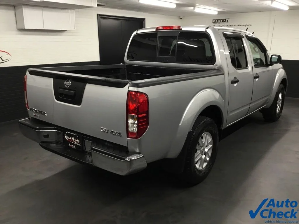 Used 2015 Silver Nissan SV image 6