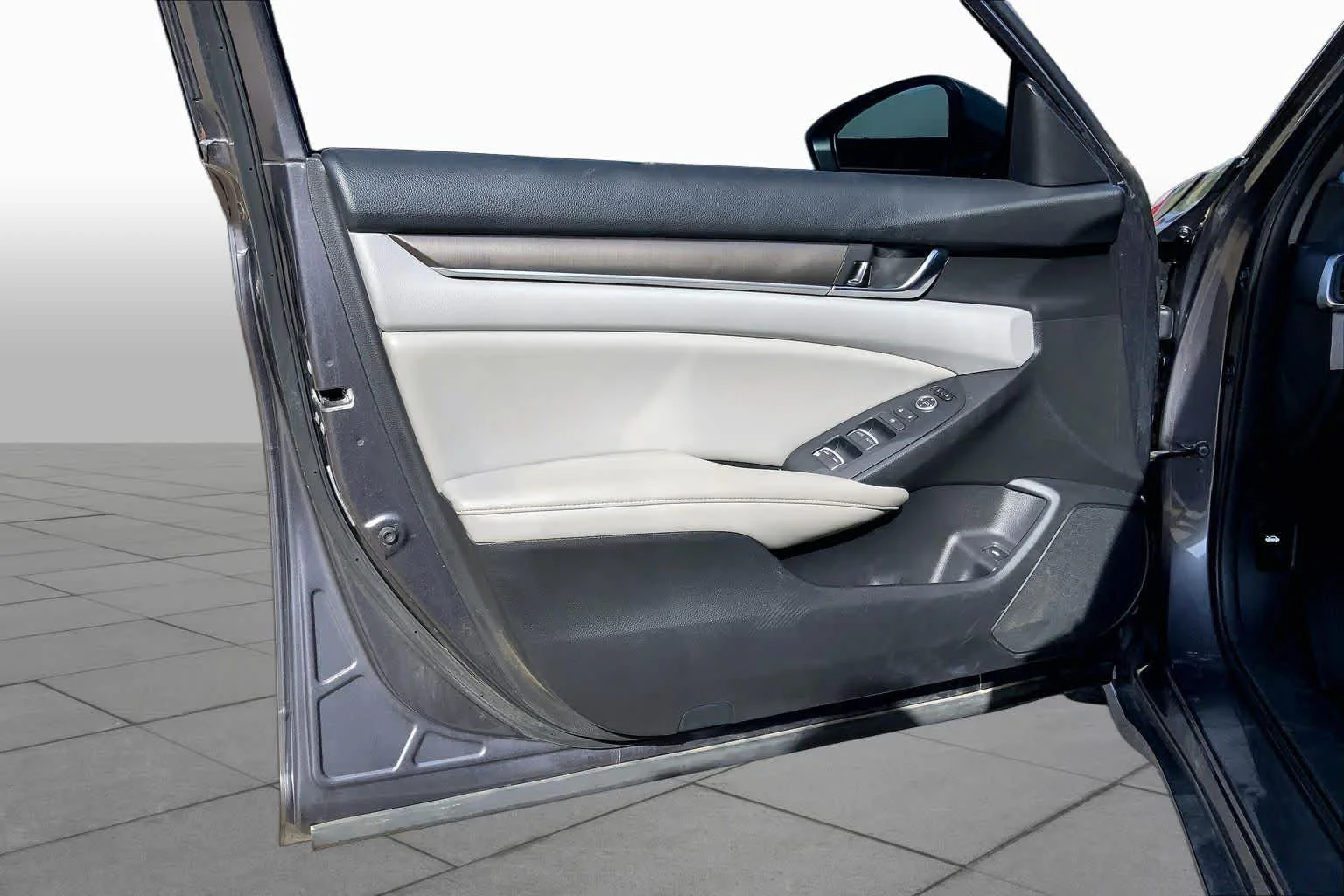 Used 2019 Modern Steel Metallic Honda LX 1.5T image 19