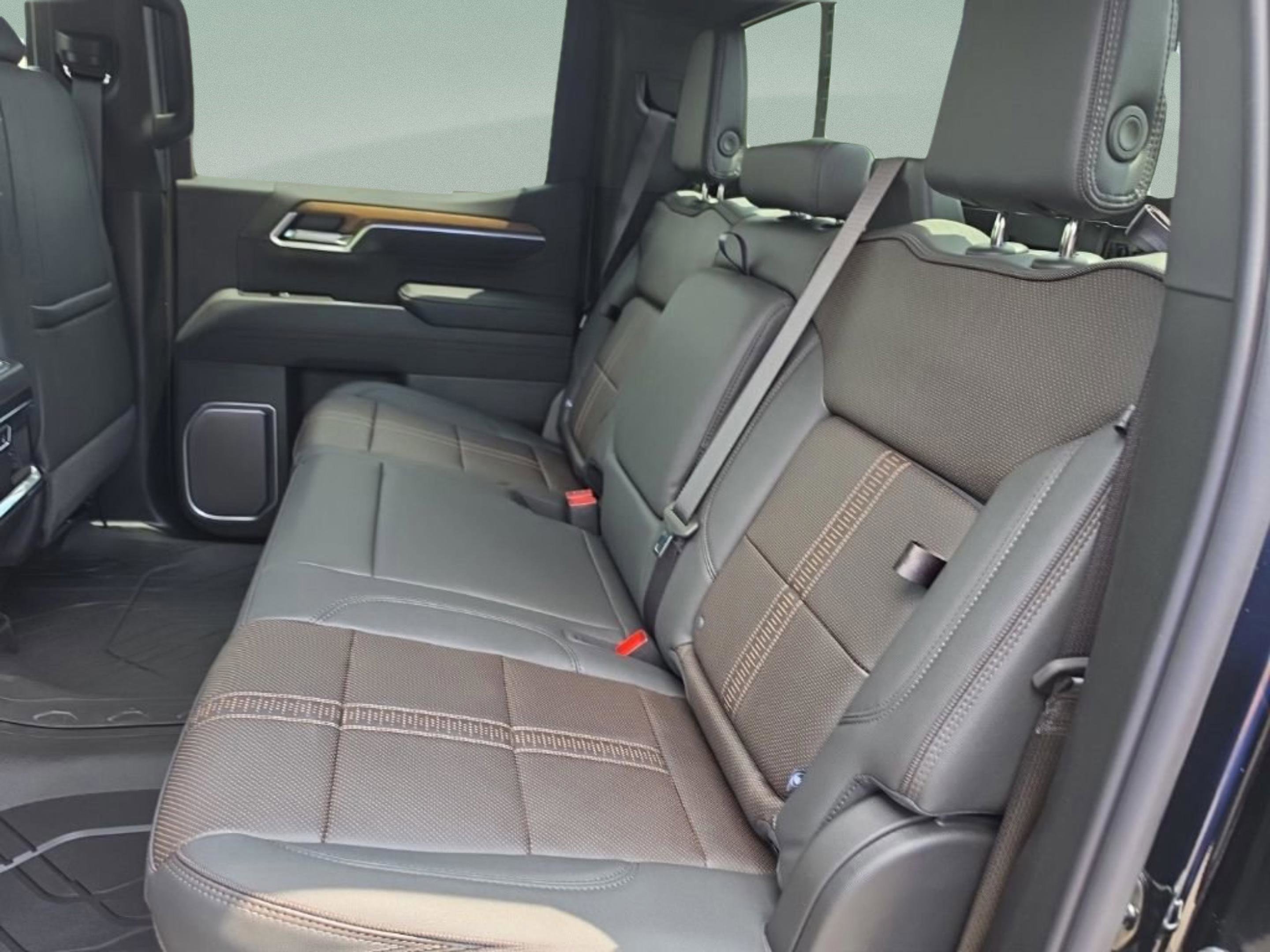 2026 Chevrolet Silverado 1500 High Country - Photo 30