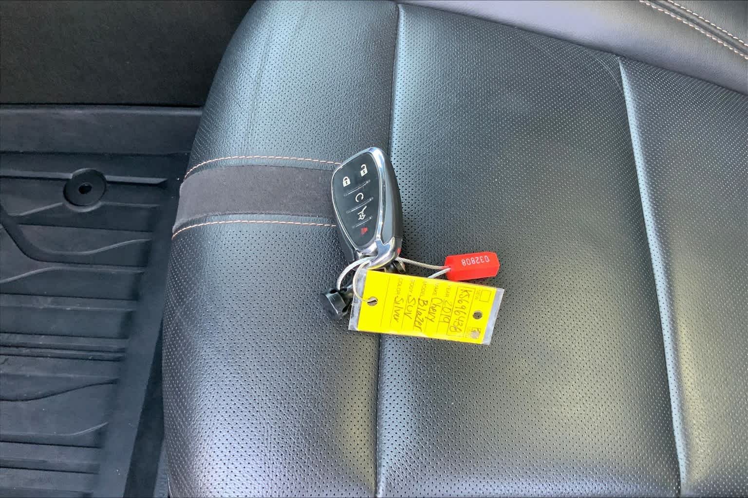 Used 2019 Silver Ice Metallic Chevrolet Premier image 14