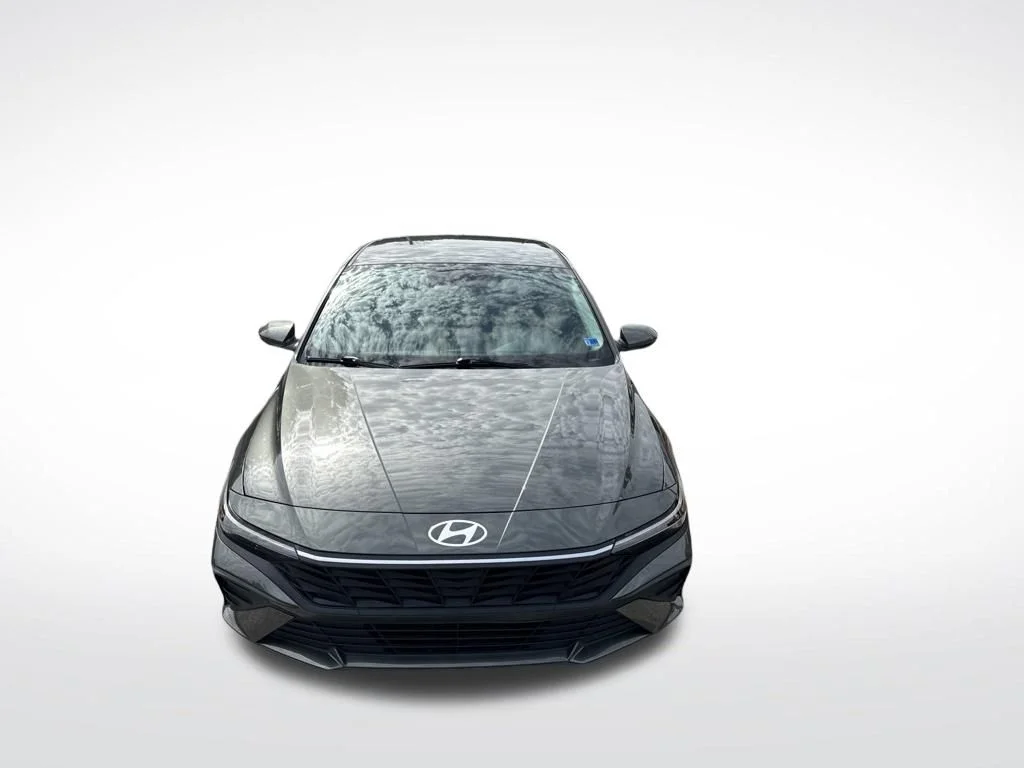Used 2024 Gray Hyundai SEL image 9