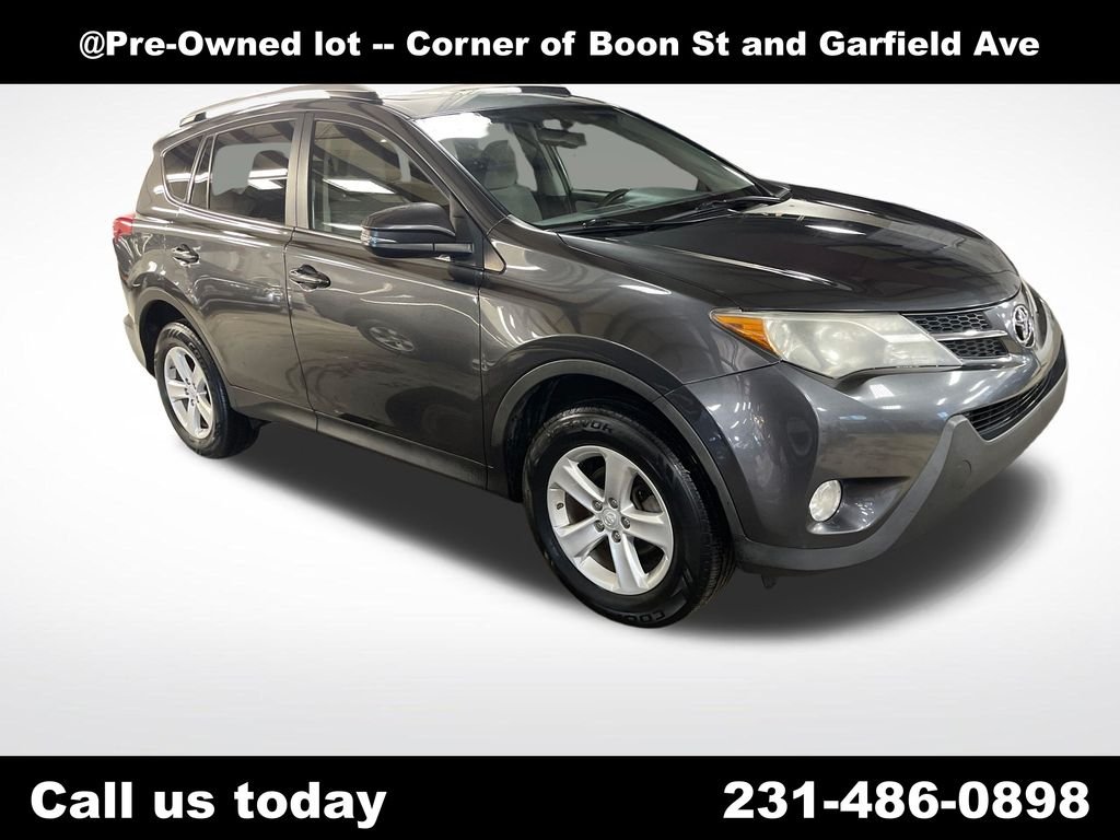 Used 2014 Gray Toyota XLE image 7