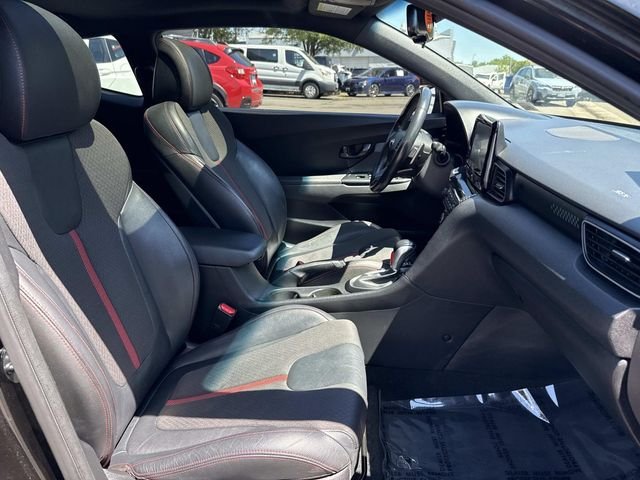 Used 2020 Black Hyundai Turbo image 16
