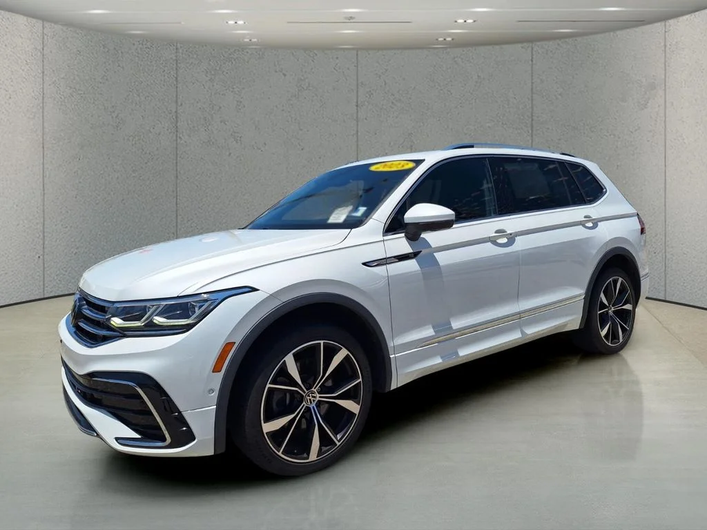 2023 Volkswagen Tiguan 2.0T SEL R-Line 4Motion's photo