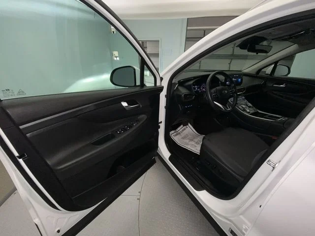 Used 2023 White Hyundai SEL image 11