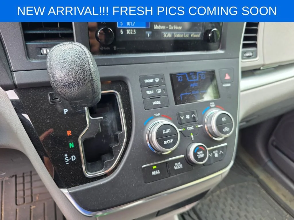 Used 2015 Gray Toyota LE 7 Passenger image 12