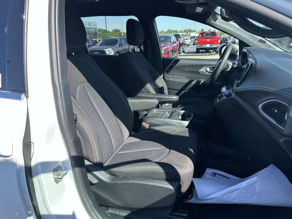 Used 2023 White Chrysler Touring image 30
