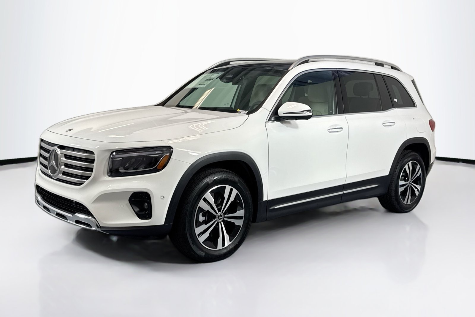New 2026 Polar White Mercedes-Benz GLB 250 image 1