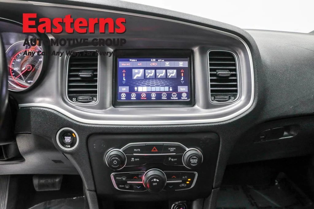 Used 2022 Black Dodge SXT image 12