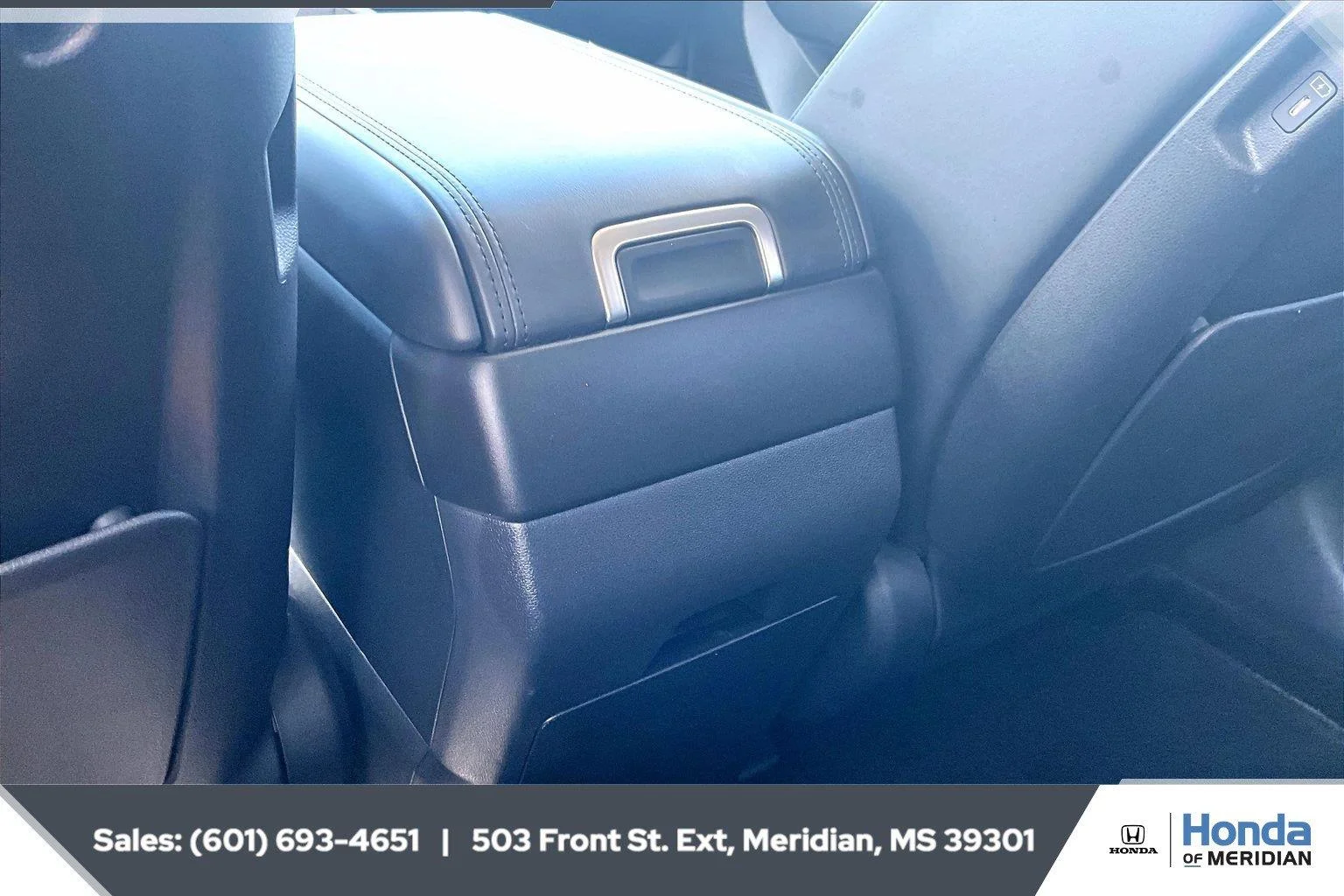 Used 2025 Hampton Gray Hyundai SEL image 24